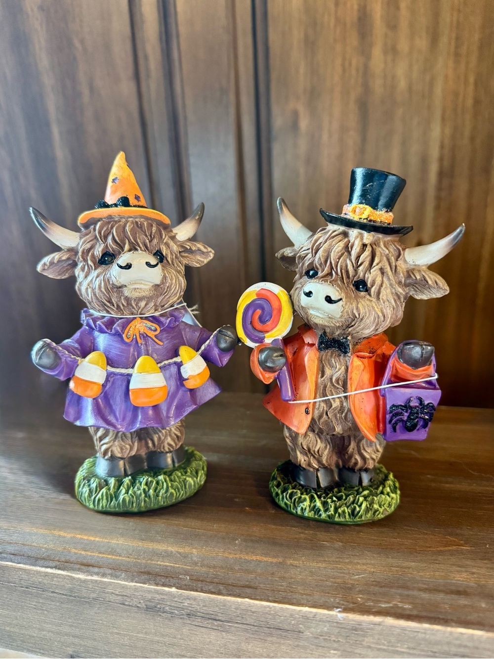 Halloween Highland Cow Figurine Set - Purple & Orange